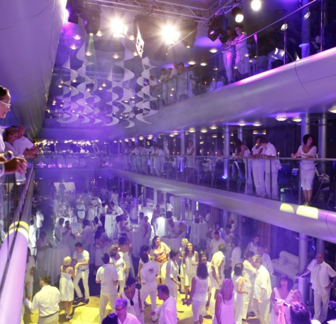 Veranstaltung auf dem Eventschiff MS Sonnenkönigin Veranstaltung auf dem Eventschiff MS Sonnenkönigin