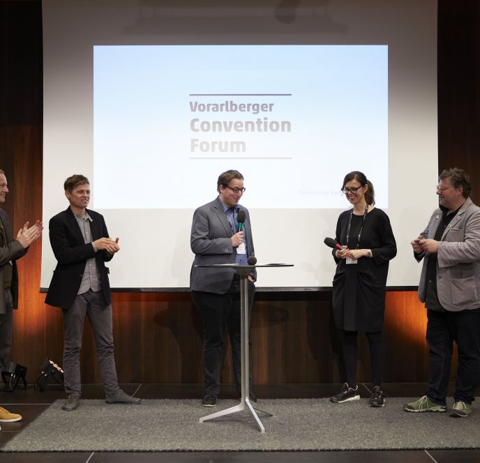 Bühne mit Inputgeber beim Vorarlberger Convention Forum 2018, vorarlberg museum Bregenz Bühne mit Inputgeber beim Vorarlberger Convention Forum 2018, vorarlberg museum Bregenz