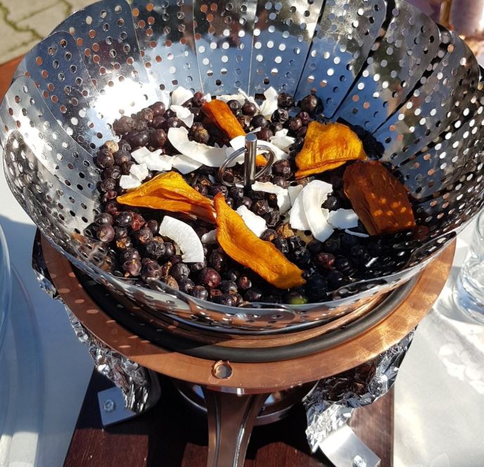 Braukessel mit Zutaten, Gin Workshop eventaktiv Braukessel mit Zutaten, Gin Workshop eventaktiv