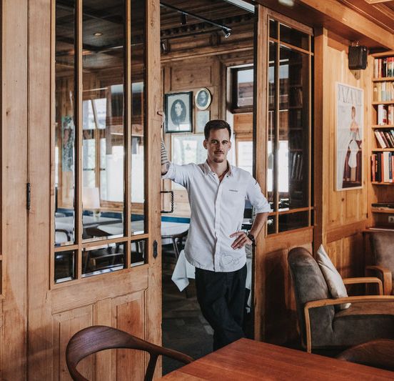 Jonathan Burger Hirschen Schwarzenberg Jonathan Burger Hirschen Schwarzenberg