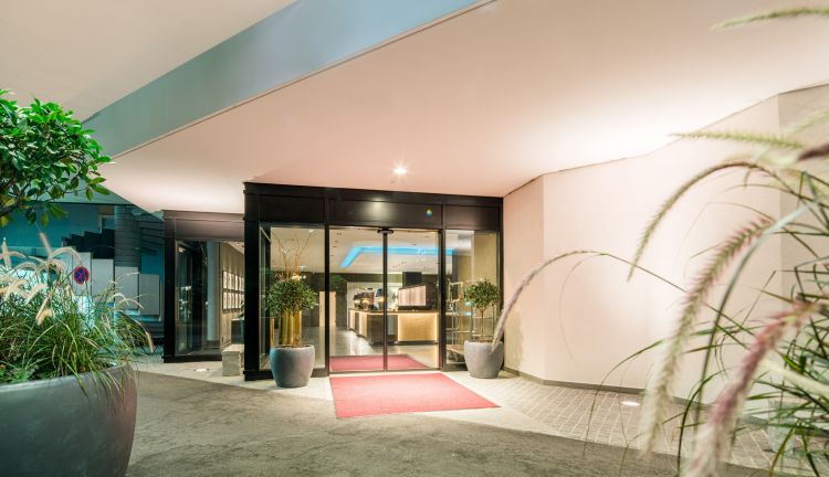 Eingang Seminarhotel Central Hotel Leonhard, Feldkirch Eingang Seminarhotel Central Hotel Leonhard, Feldkirch