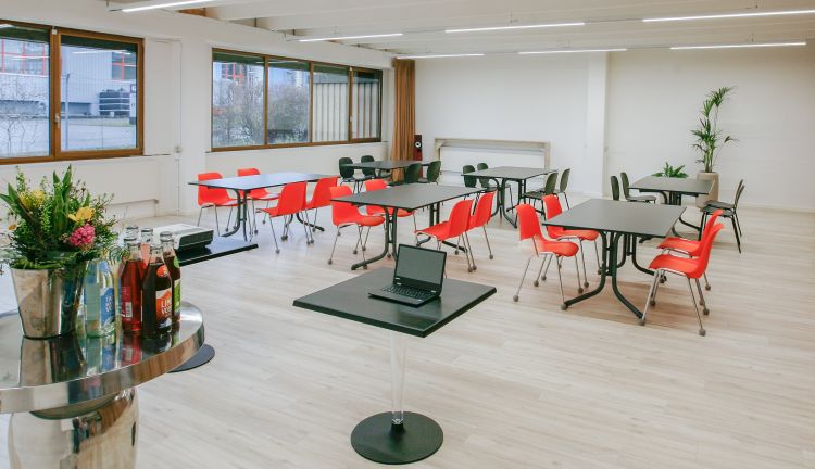 Blocktafel Bestuhlung im Tagungsraum Zuschneiderei, Allsport Campus