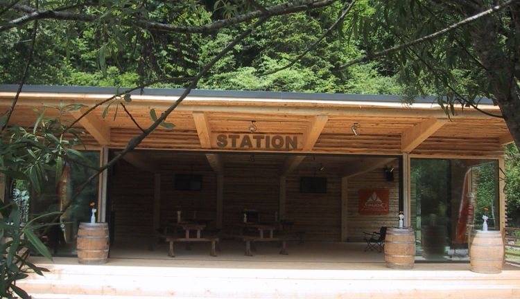 HIGH 5 Station HIGH 5 Station