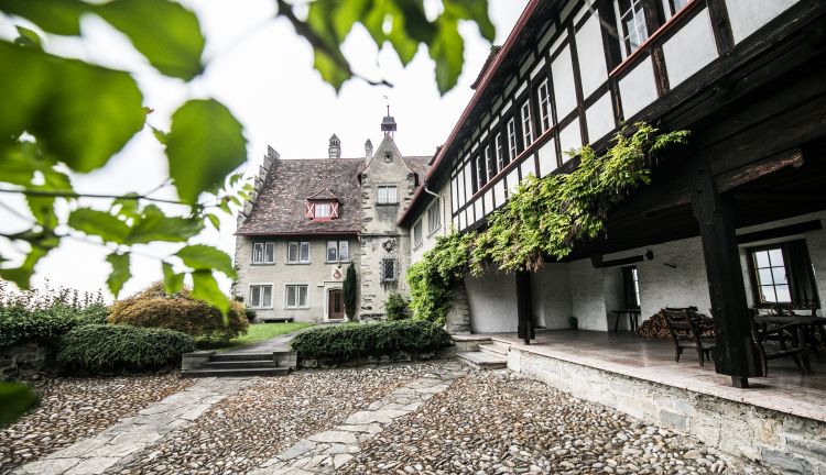 Schloss Wolfurt Innenhof  Schloss Wolfurt Innenhof