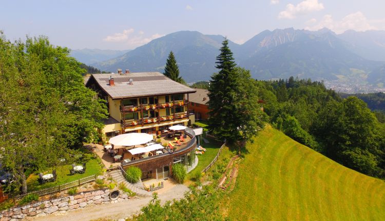 Aussenansicht Seminarhotel Taleu, Bürserberg Aussenansicht Seminarhotel Taleu, Bürserberg