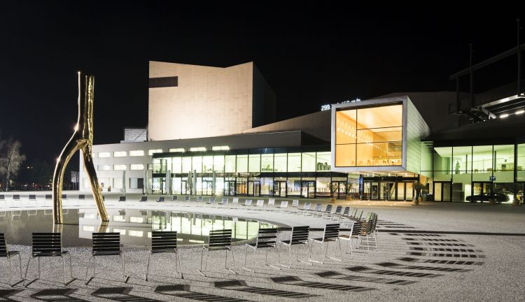 Aussenansicht Festspielhaus Bregenz bei Nacht © Lisa Mathis Aussenansicht Festspielhaus Bregenz bei Nacht © Lisa Mathis