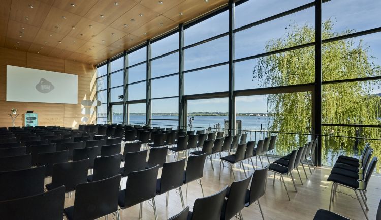 Reihenbestuhlung im Seefoyer im Festspielhaus Bregenz