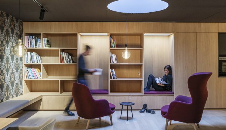 Bibliothek in der Stube, Tempel 74 Bibliothek in der Stube, Tempel 74