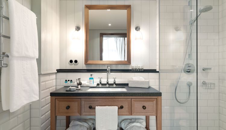 Badezimmer Hotel Löwen Montafon