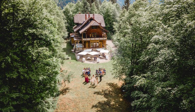Hochzeit im Freien in der Villa Maund Hochzeit im Freien in der Villa Maund