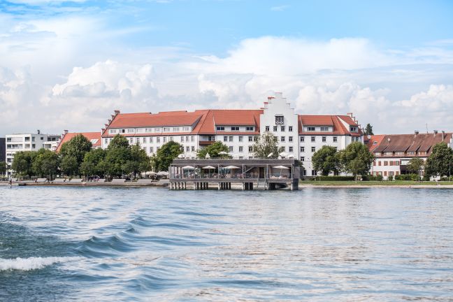Aussenansicht Seehotel am Kaiserstrand mit Badehaus am Bodensee in Lochau Aussenansicht Seehotel am Kaiserstrand mit Badehaus am Bodensee in Lochau